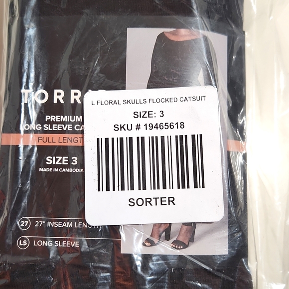 ❤️NWT VINTAGE TORRID CATSUIT - FLORAL SKULL MESH FLOCKED LONG SLEEVE - Picture 7 of 11